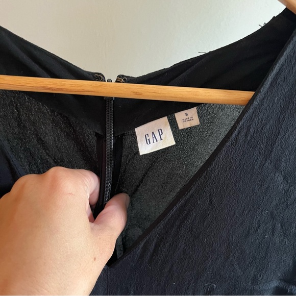 GAP Linen Jumpsuit Romper - Picture 3 of 4